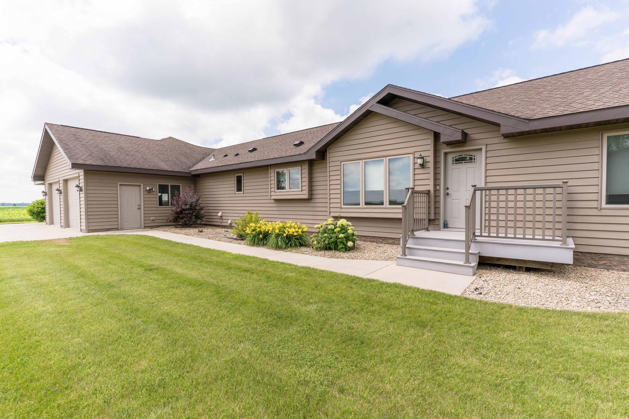 6432 Botzet Rd NE-306.jpg