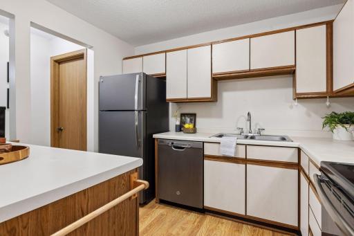4151 Boone Avenue North - Stainless steel appliances - 0015.jpg