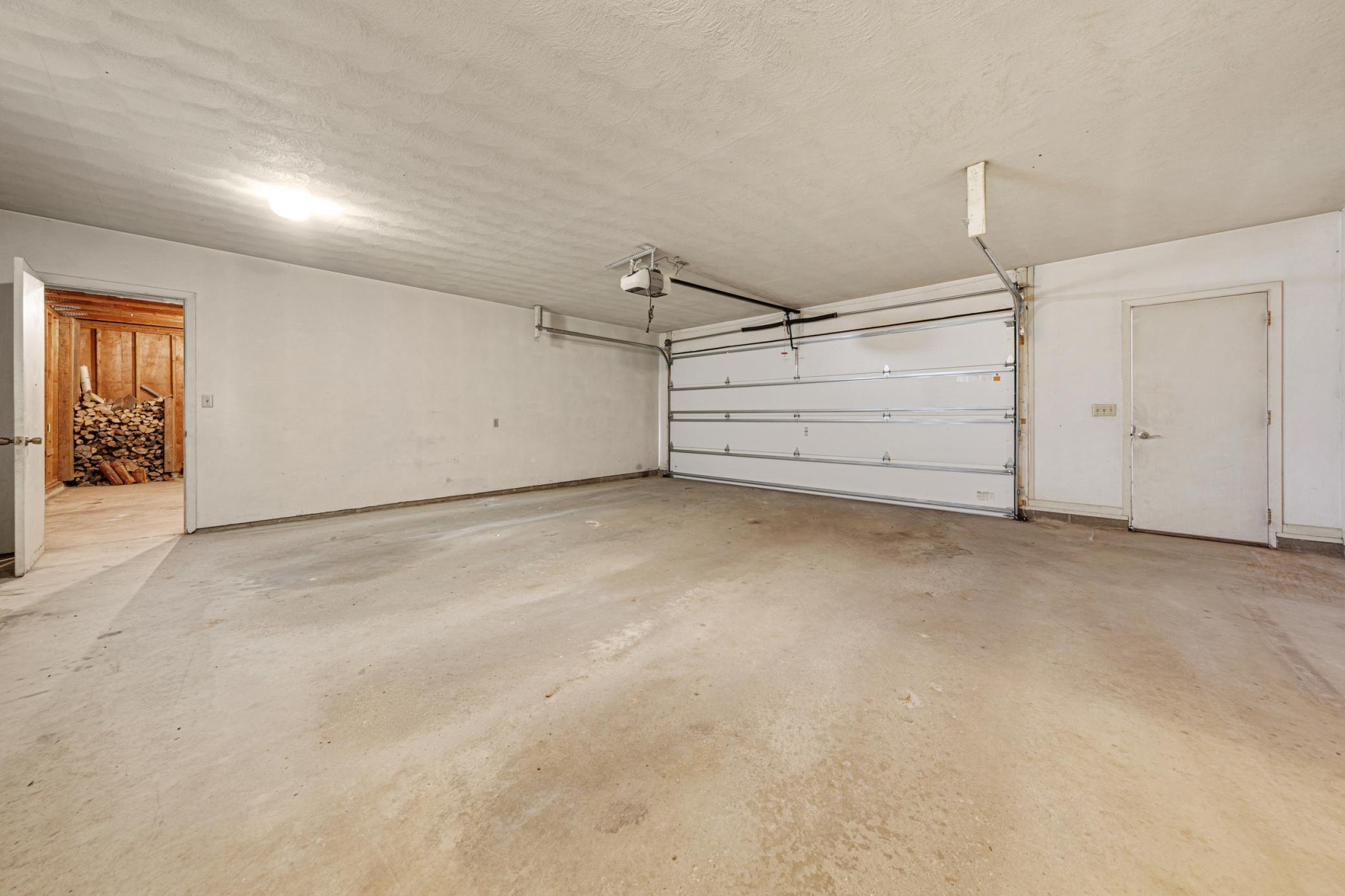 66_56 garage.jpg