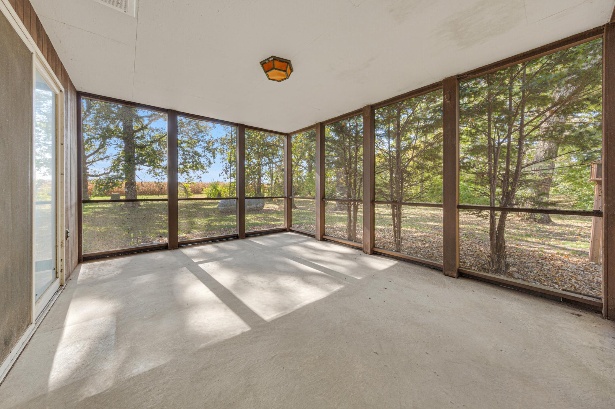 18_15 screened porch.jpg