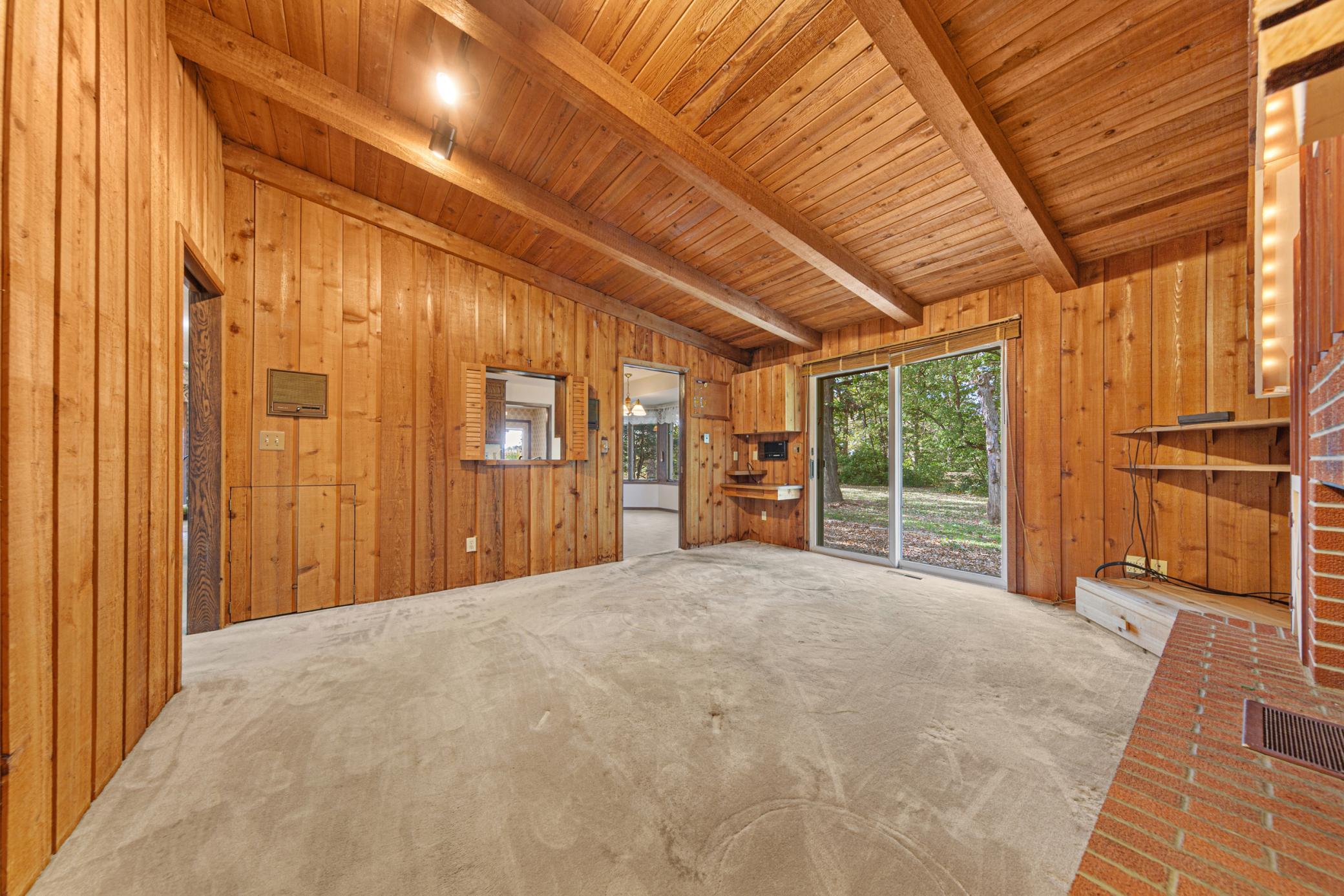 29_24 family room.jpg