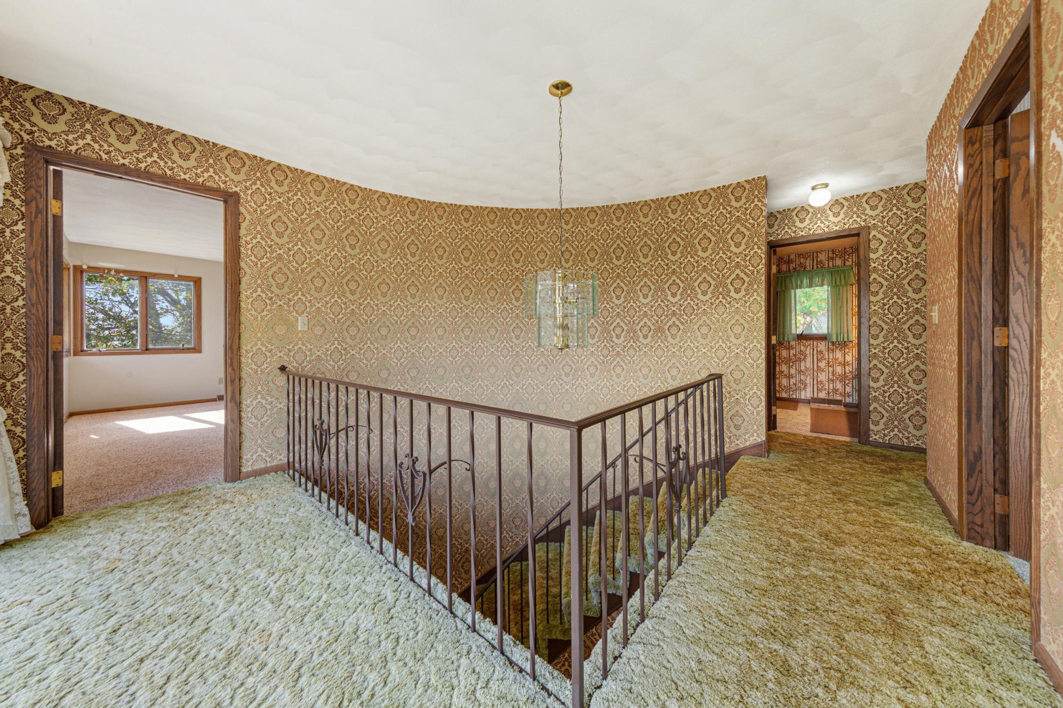 38_31 landing_hall.jpg