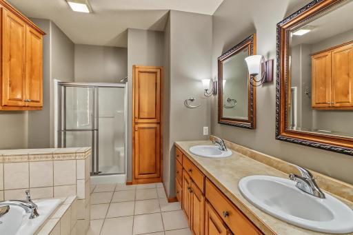 797 Villa Park Way, West Fargo, ND 58078