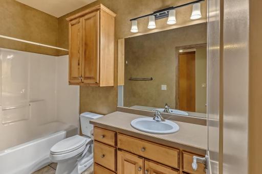 797 Villa Park Way, West Fargo, ND 58078