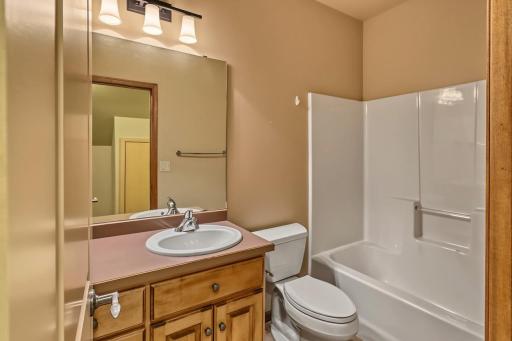 797 Villa Park Way, West Fargo, ND 58078