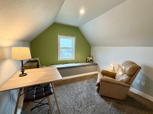 631 4th Avenue NW, Valley City, ND 58072