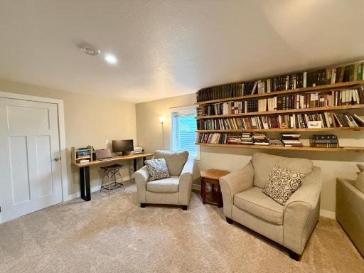 631 4th Avenue NW, Valley City, ND 58072