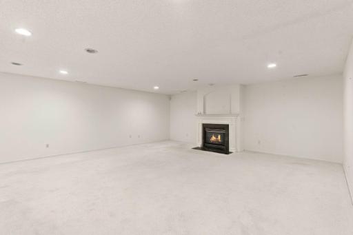 1075 Victoria Greens Boulevard, Victoria, MN 55386