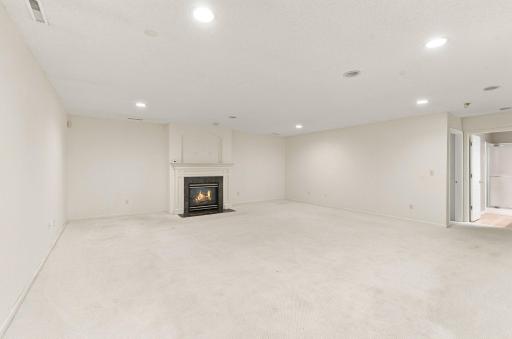 1075 Victoria Greens Boulevard, Victoria, MN 55386
