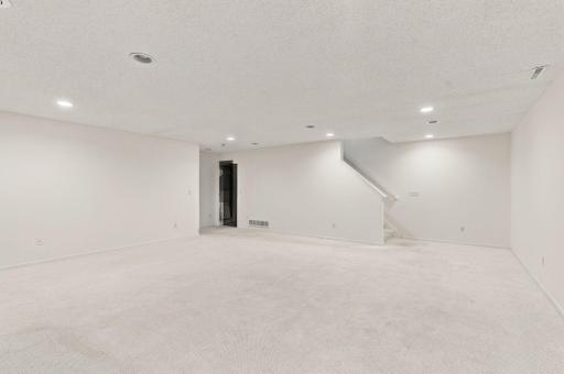 1075 Victoria Greens Boulevard, Victoria, MN 55386