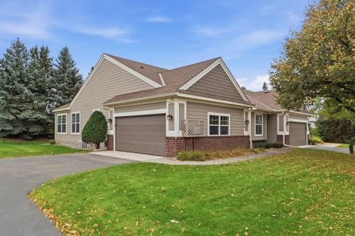 1075 Victoria Greens Boulevard, Victoria, MN 55386