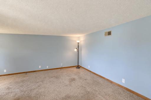 2904 11th Street NE, Austin, MN 55912