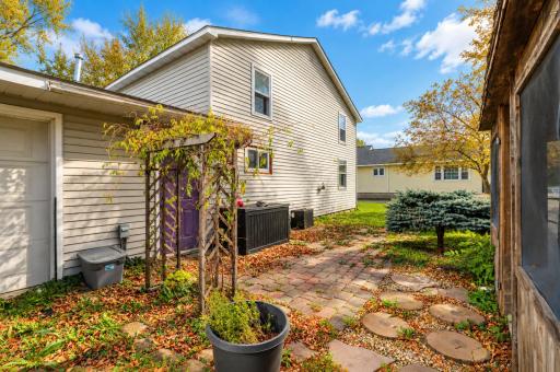 2904 11th Street NE, Austin, MN 55912
