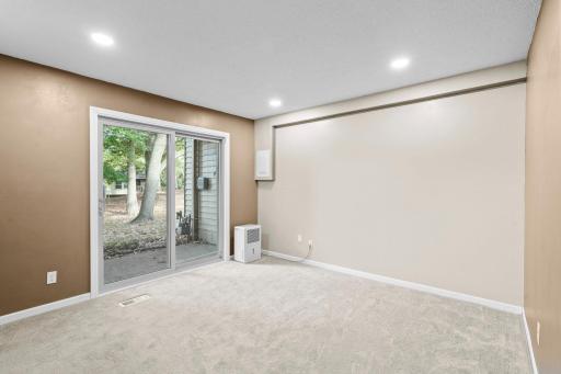 6384 Aspenwood Plaza, Woodbury, MN 55125