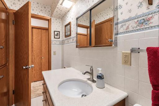 507 1st Street SW, Madelia, MN 56062