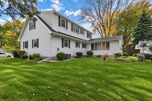 507 1st Street SW, Madelia, MN 56062