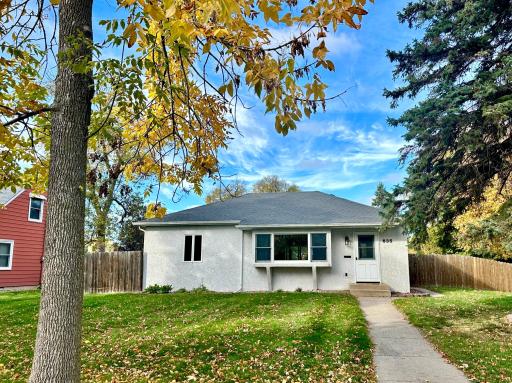 635 8th Avenue E, Shakopee, MN 55379
