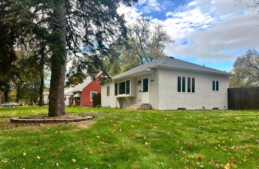635 8th Avenue E, Shakopee, MN 55379