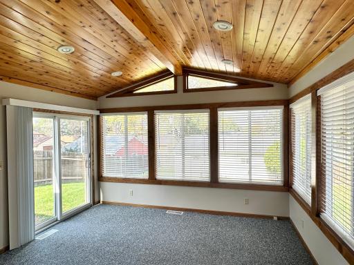 635 8th Avenue E, Shakopee, MN 55379