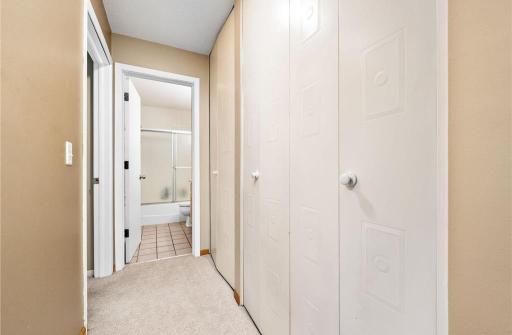 4101 Parklawn Avenue, 201, Edina, MN 55435