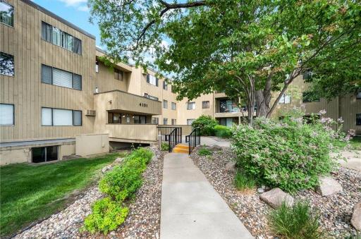 4101 Parklawn Avenue, 201, Edina, MN 55435