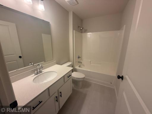 2480 Jacamar Avenue NE, Saint Michael, MN 55376