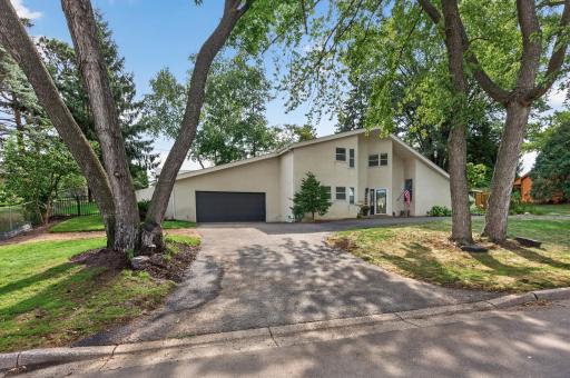 2420 Simpson Street, Roseville, MN 55113