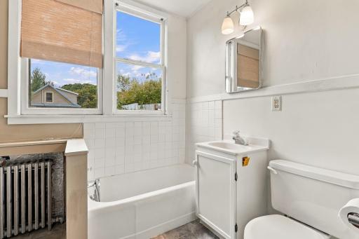 2220 Pleasant Avenue, Minneapolis, MN 55404