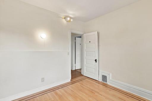 2220 Pleasant Avenue, Minneapolis, MN 55404