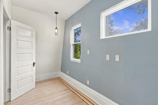 2220 Pleasant Avenue, Minneapolis, MN 55404