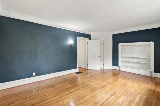 2220 Pleasant Avenue, Minneapolis, MN 55404