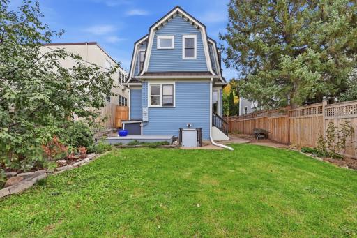 2220 Pleasant Avenue, Minneapolis, MN 55404