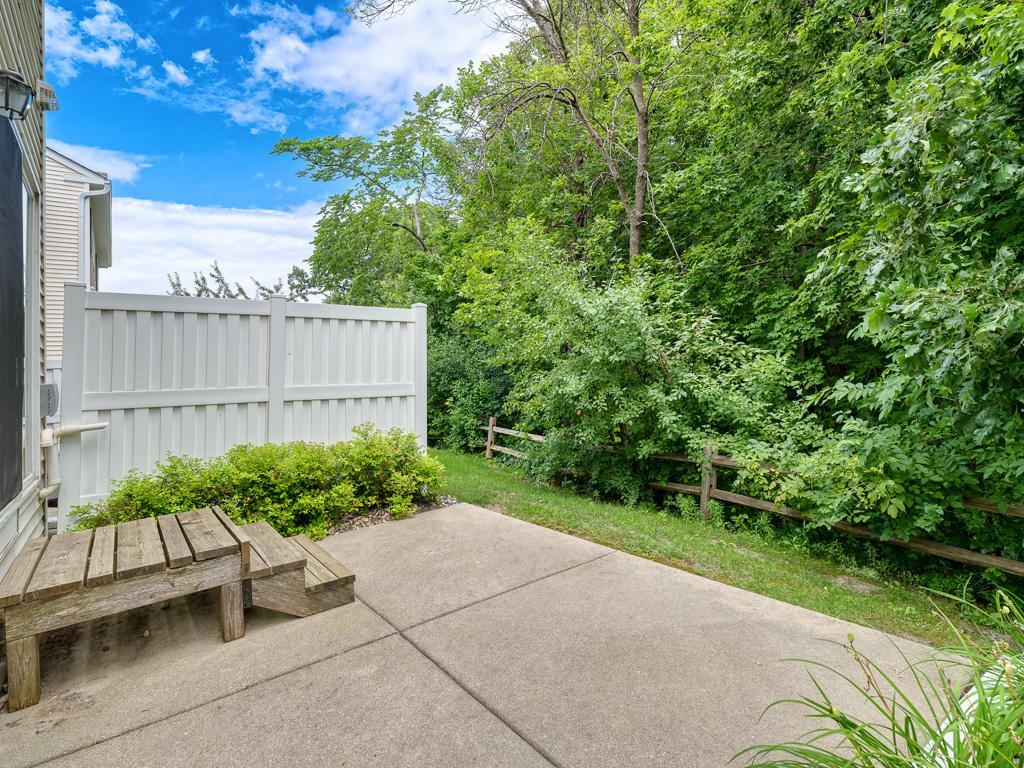22 - Patio.jpg