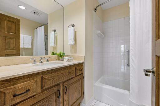 1201 Yale Place, 408, Minneapolis, MN 55403