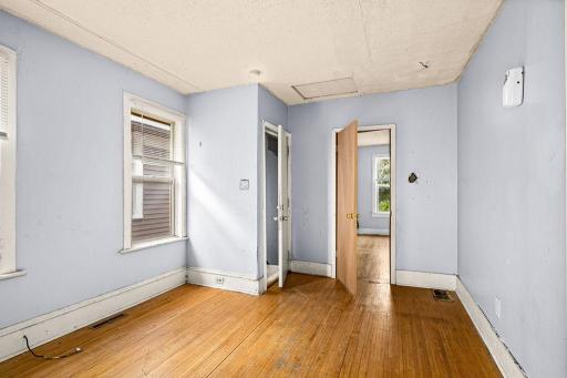 12 E 5th Street, Duluth, MN 55805