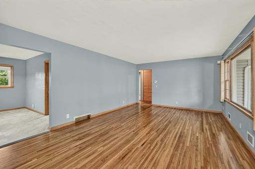615 Hillcrest Avenue, Owatonna, MN 55060