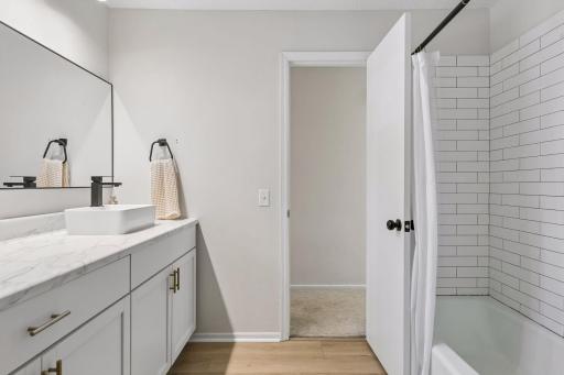 190 Transit Avenue - Spacecrafting - 0027.jpg