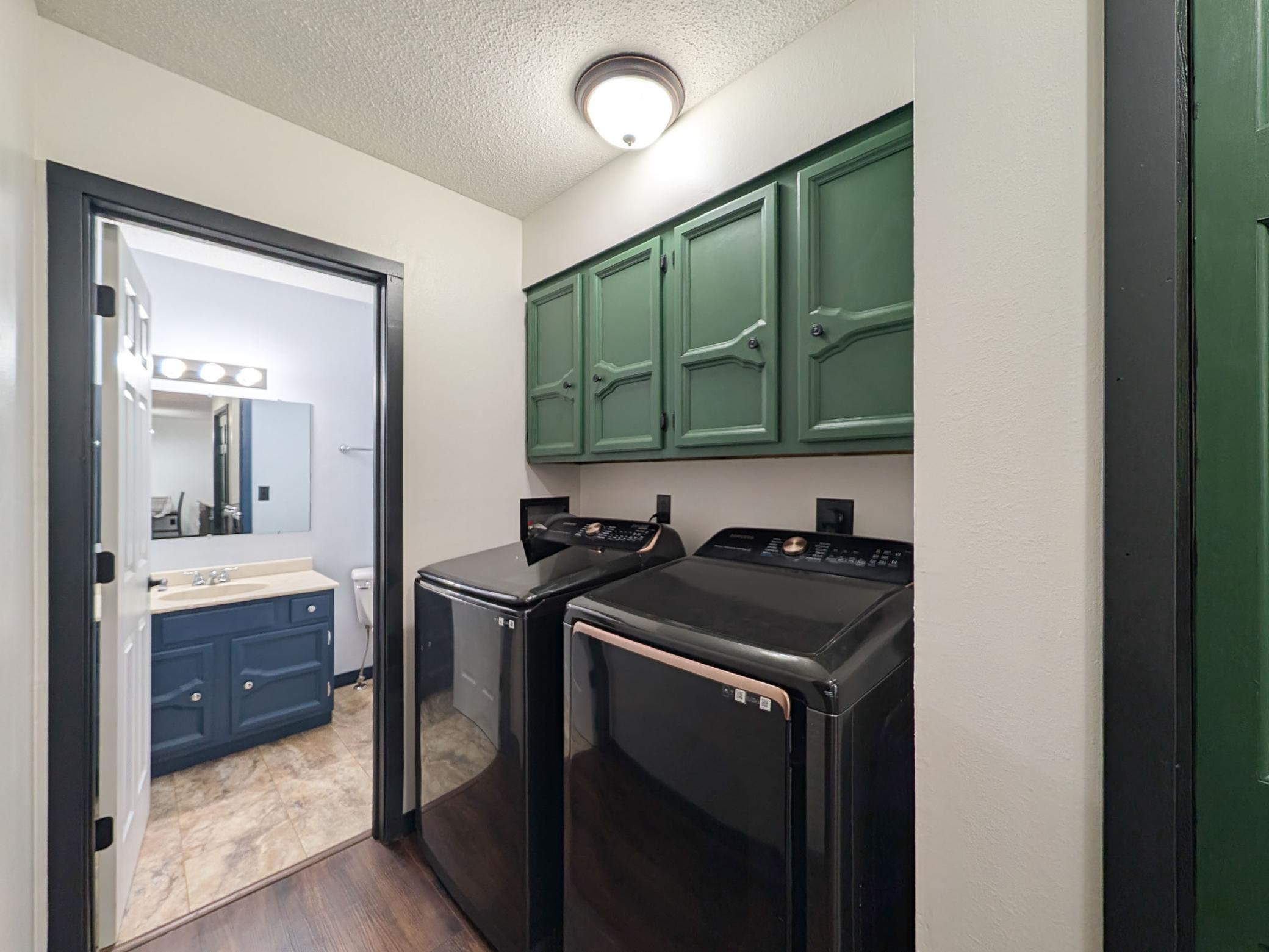 L2P027-5902 3rd St N, Moorhead.jpg