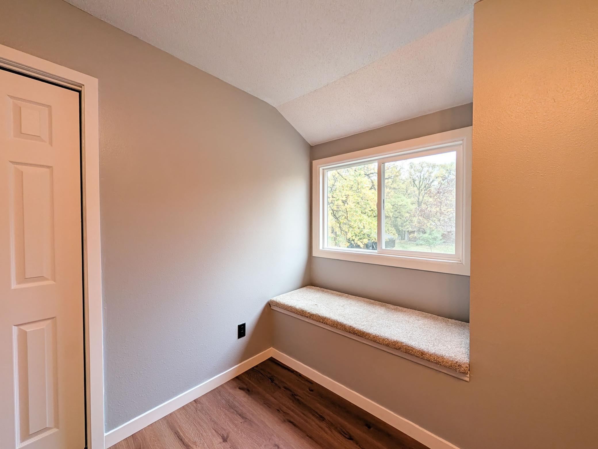 L2P047-5902 3rd St N, Moorhead.jpg