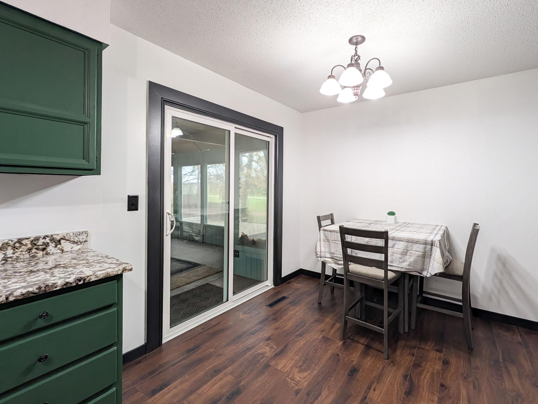 L2P036-5902 3rd St N, Moorhead.jpg
