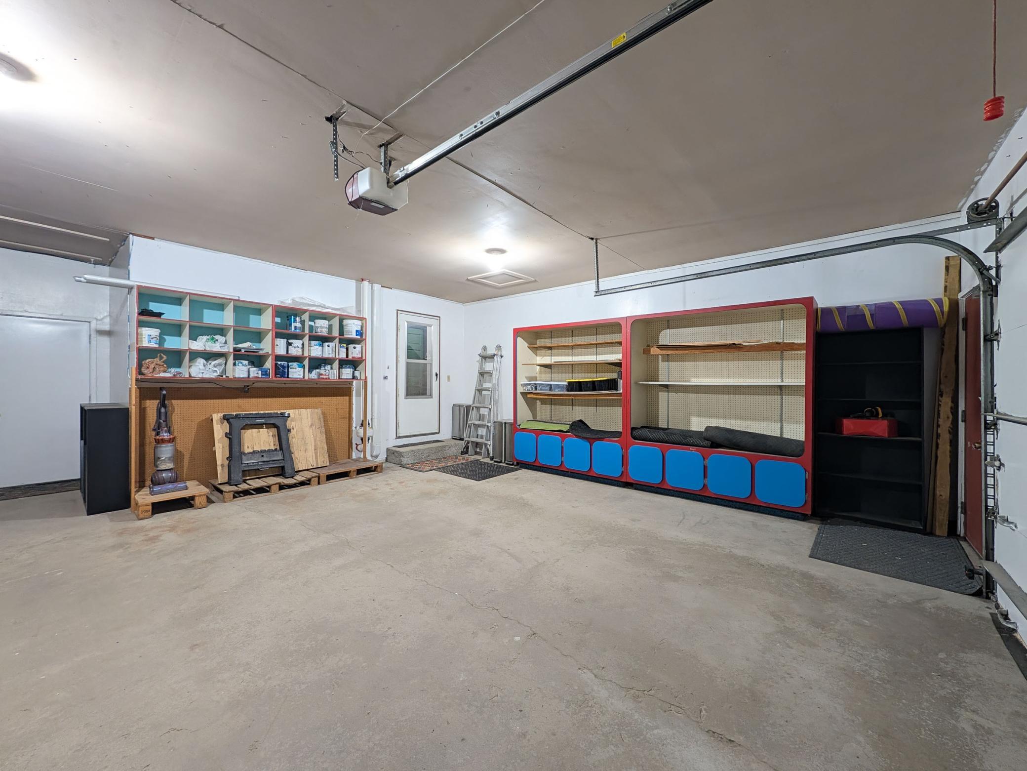 L2P032-5902 3rd St N, Moorhead.jpg