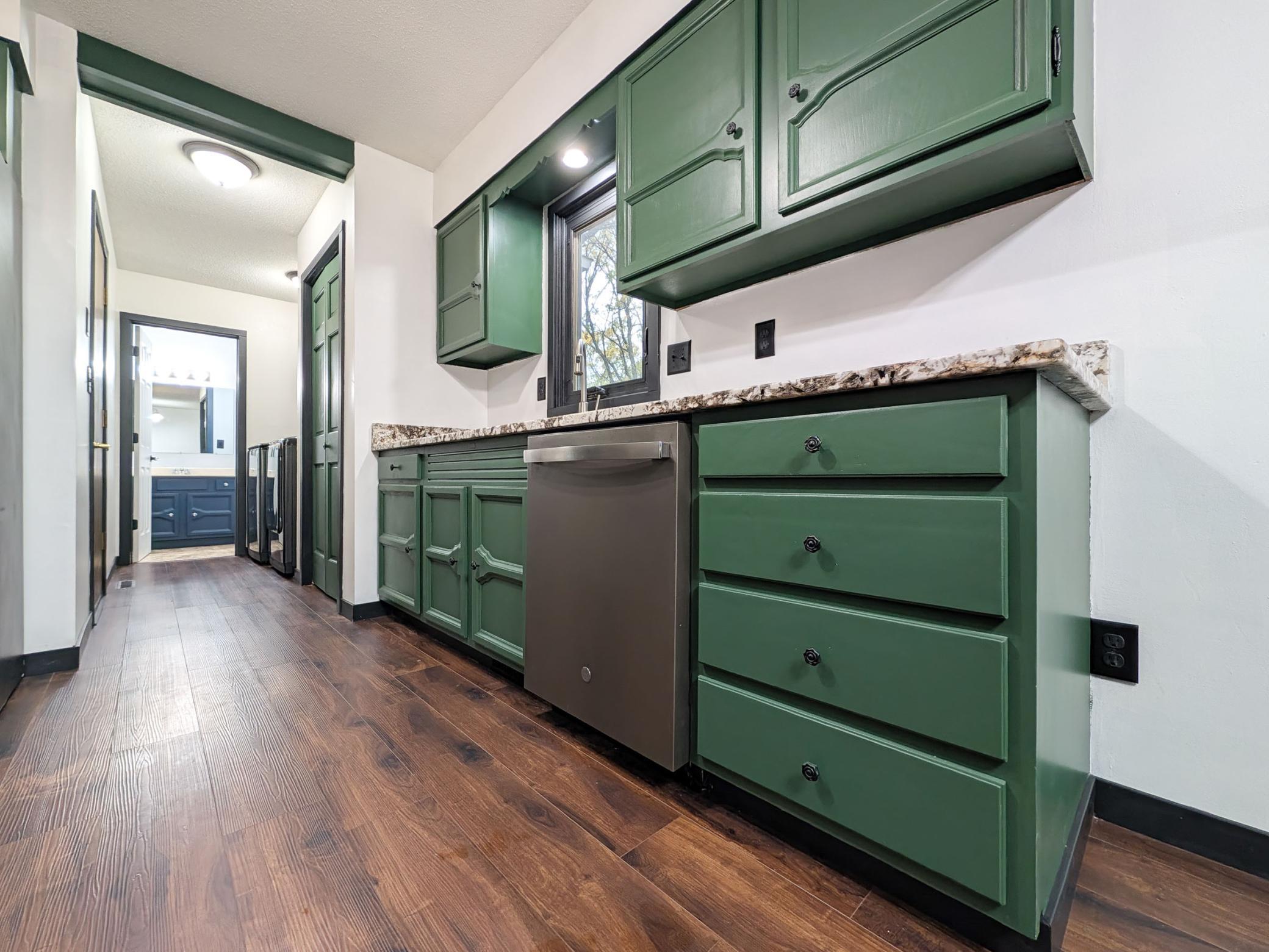 L2P024-5902 3rd St N, Moorhead.jpg