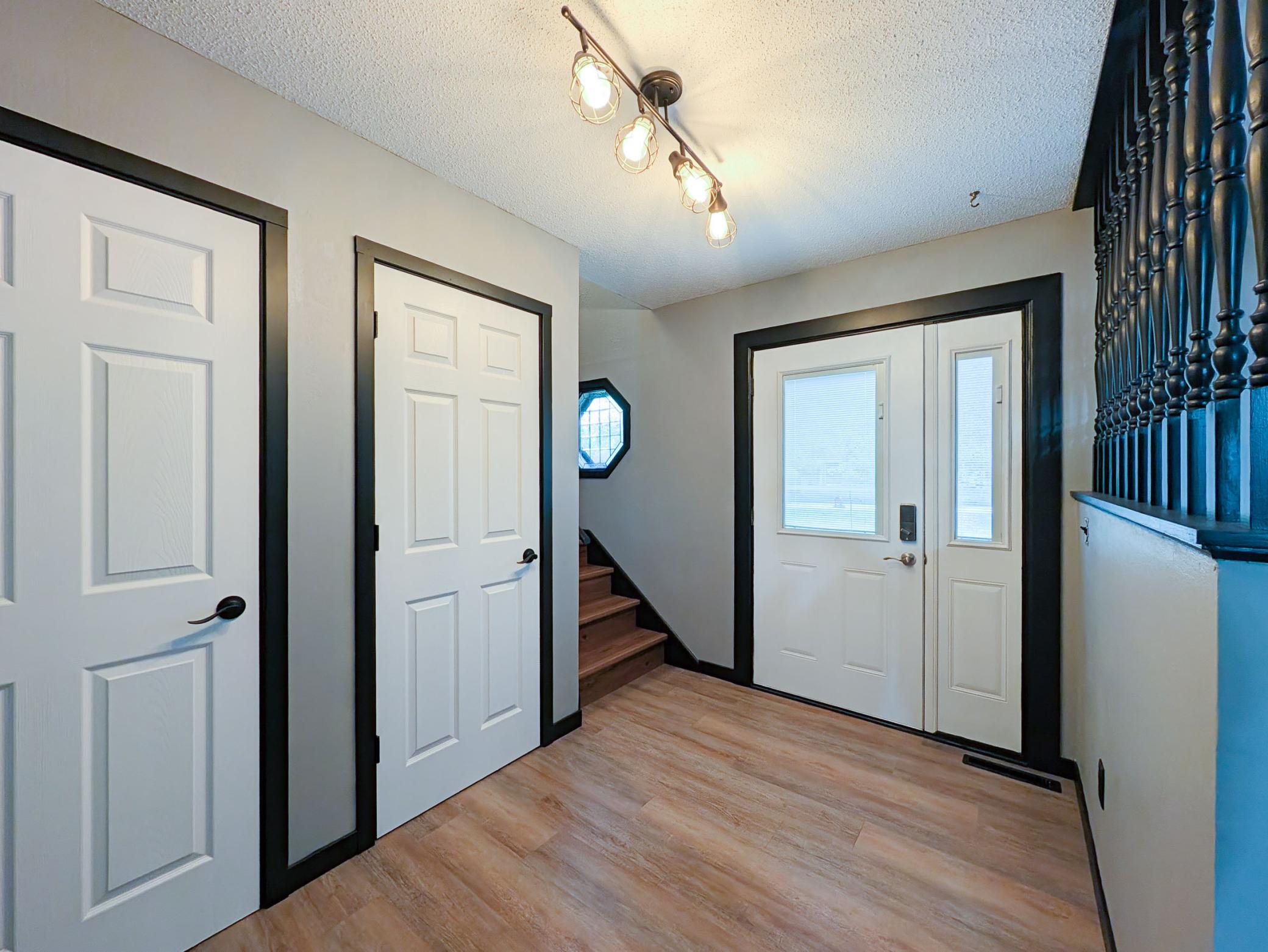 L2P014-5902 3rd St N, Moorhead.jpg