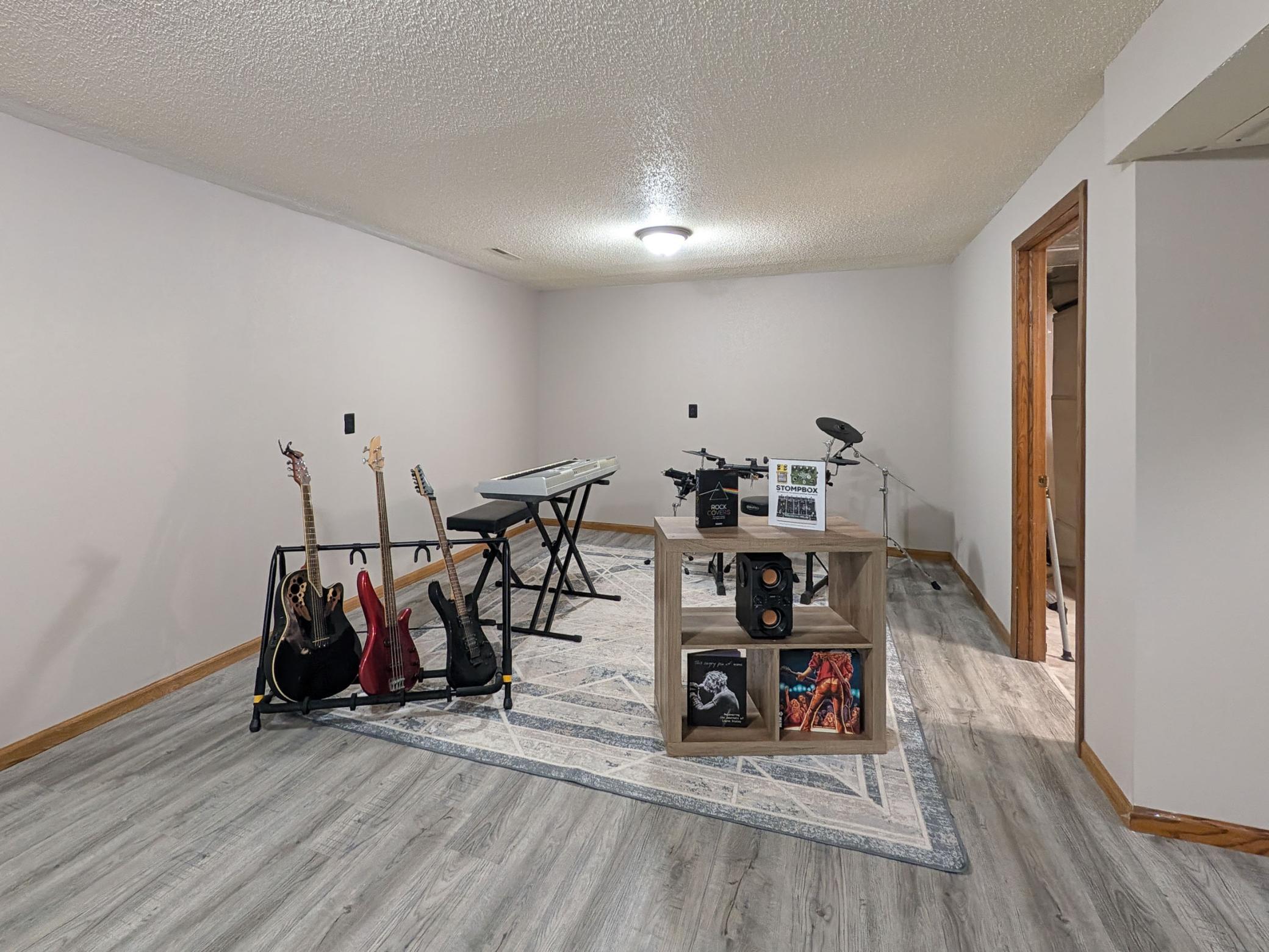 L2P063-5902 3rd St N, Moorhead.jpg