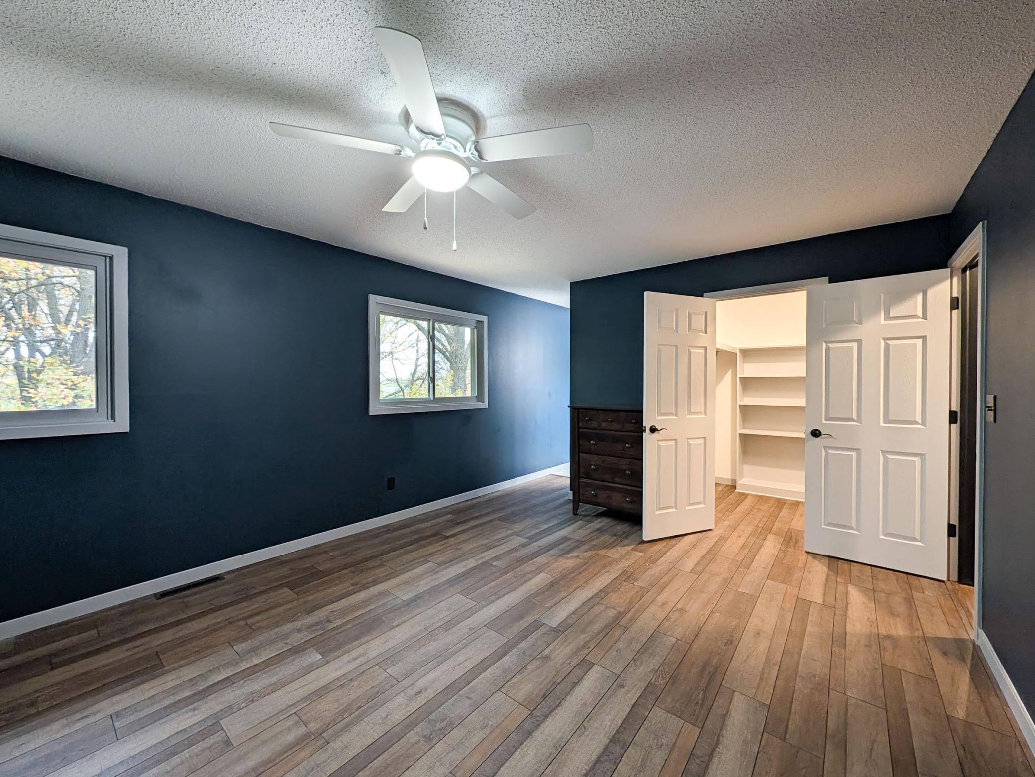 L2P050-5902 3rd St N, Moorhead.jpg