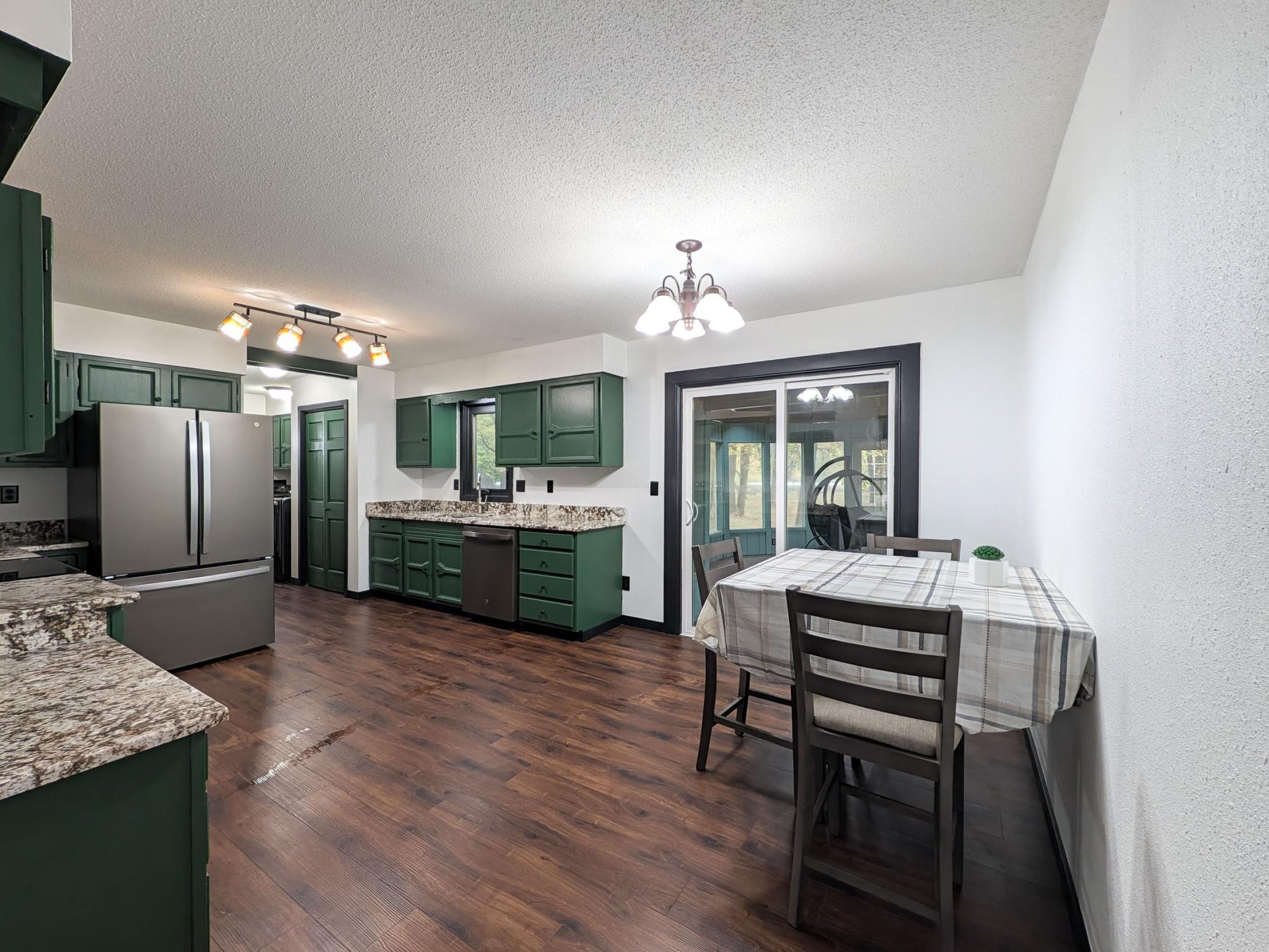 L2P022-5902 3rd St N, Moorhead.jpg