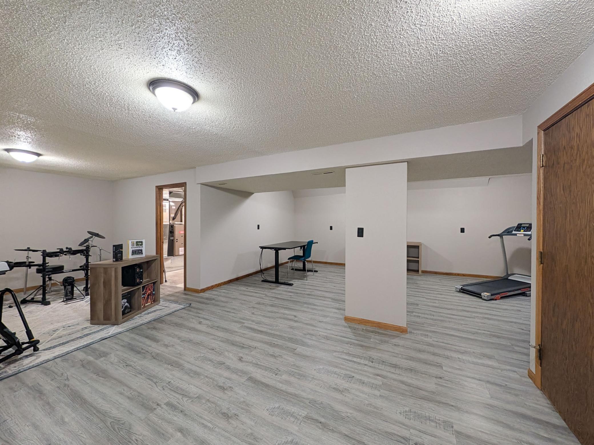 L2P062-5902 3rd St N, Moorhead.jpg