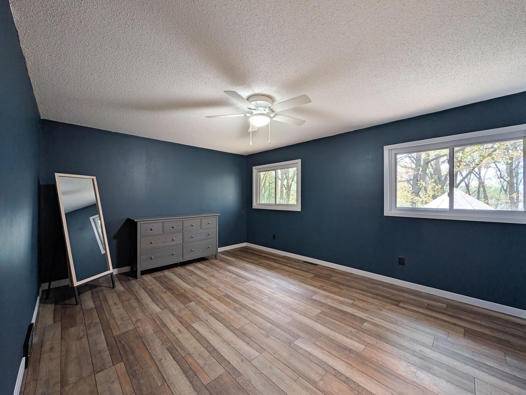 L2P049-5902 3rd St N, Moorhead.jpg