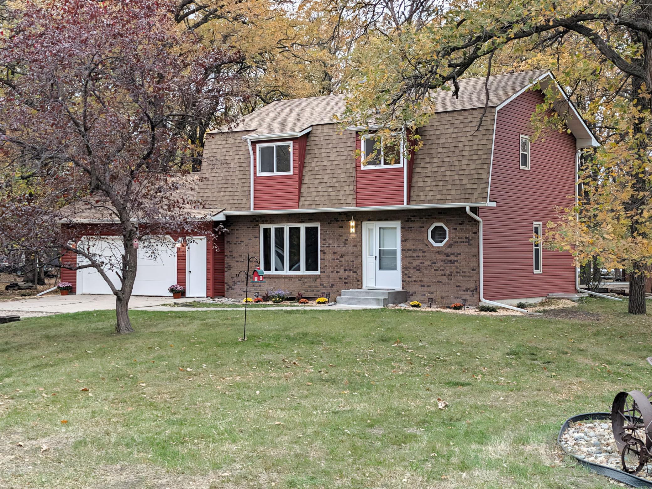 L2P005-5902 3rd St N, Moorhead.jpg