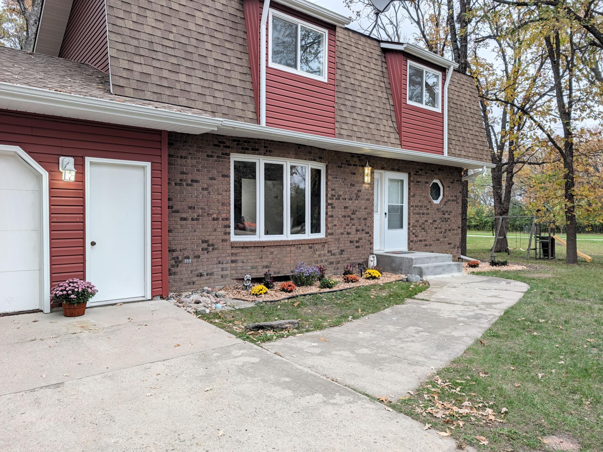 L2P003-5902 3rd St N, Moorhead.jpg